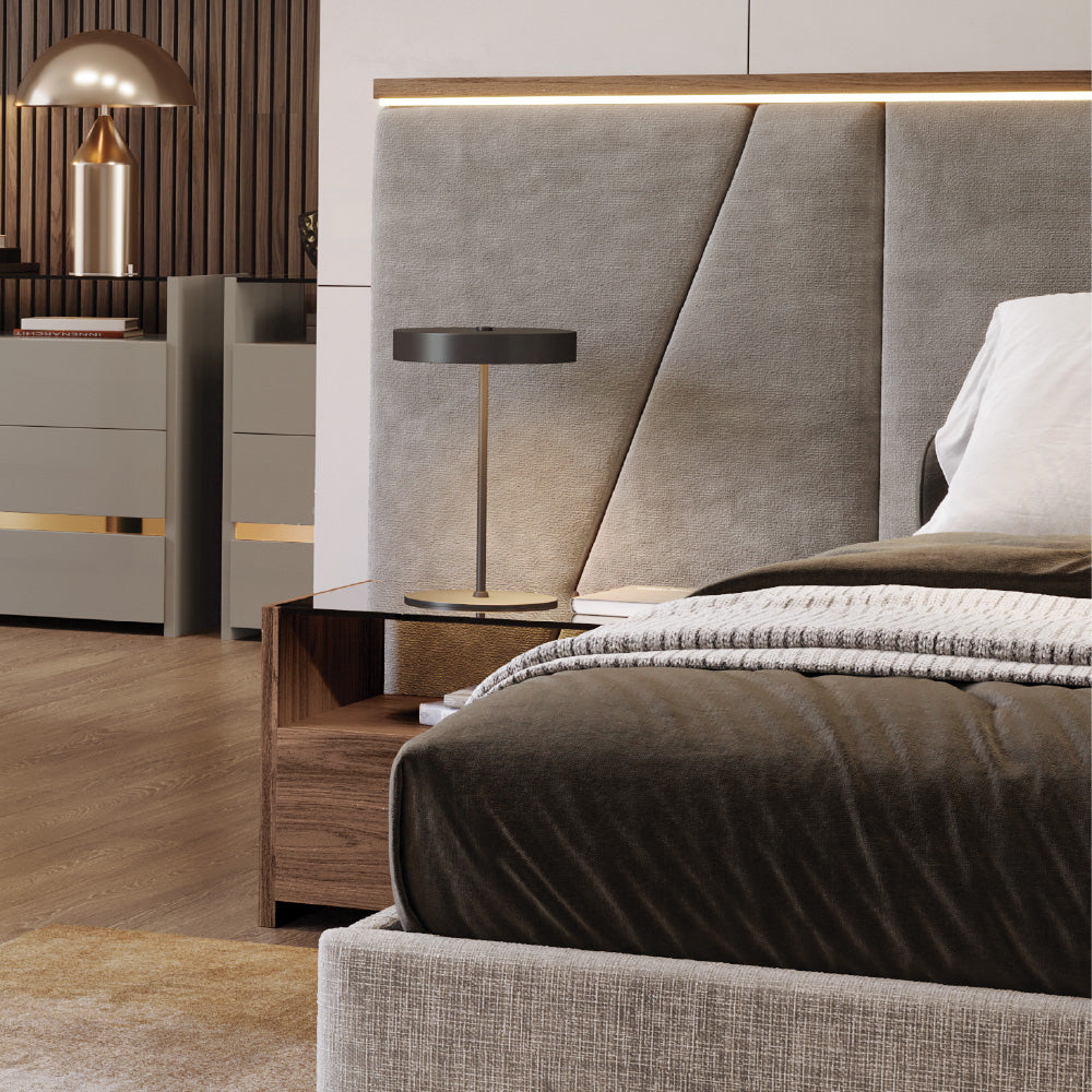 Kugha Bed with Closed Base